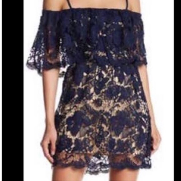 Romeo + Juliet Couture Navy Lace dress - Picture 3 of 3